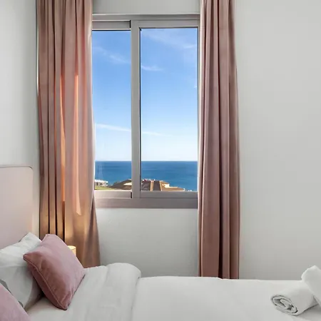 Апартаменты Stunning With Seaview By Costarentals- Ref 162 *