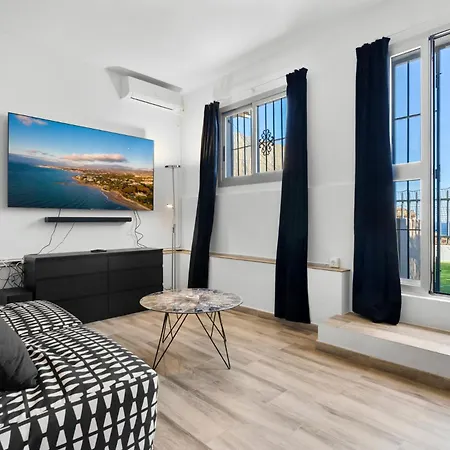 Stunning With Seaview By Costarentals- Ref 162 Apartmán